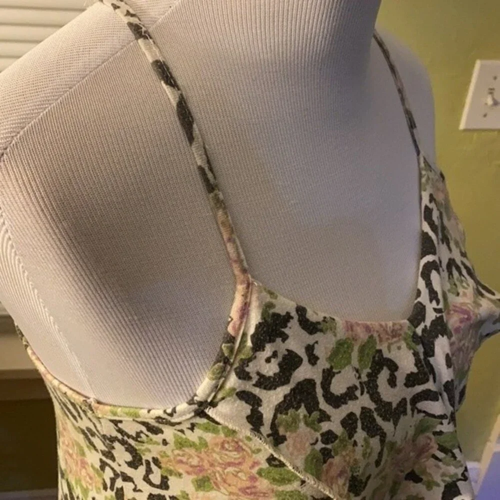 Leopard Print Tank Top with Roses - Picture 10 of 12